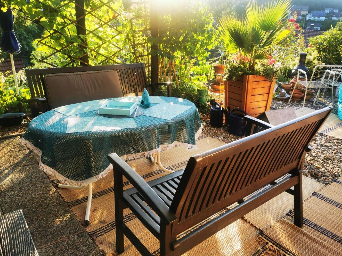 Ferienhaus Mit Riesen Garten, Drei Terrassen, Toller Aussicht Am Waldrand, Auch Als Monteur-Wohnung Hemer المظهر الخارجي الصورة